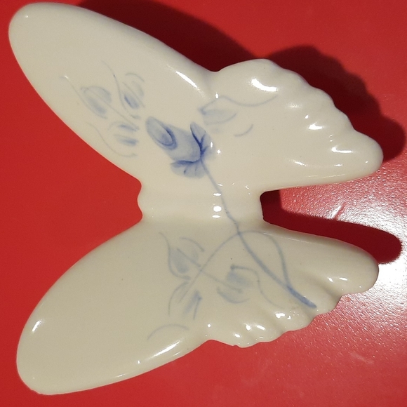 Pair of butterfly figures 🦋 - Picture 3 of 7